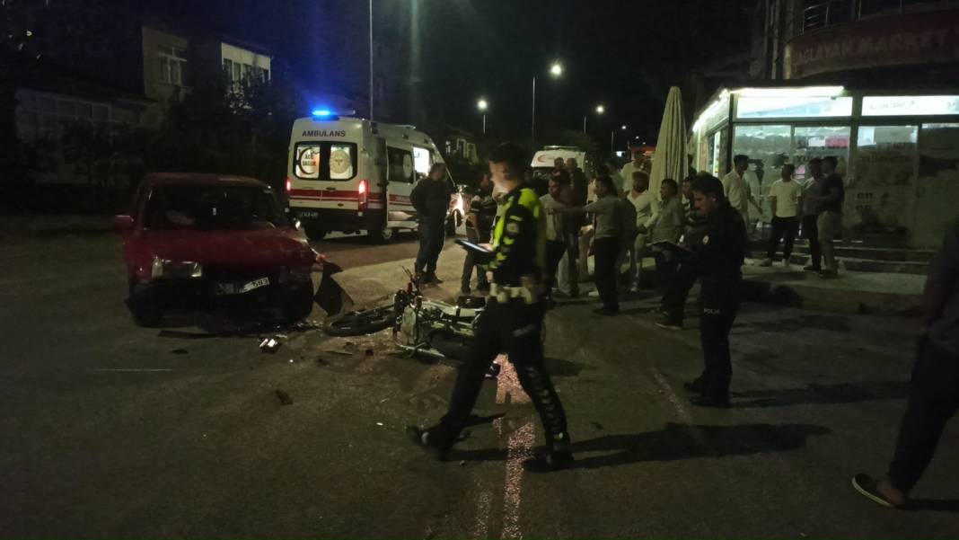 Konya'da otomobille motosiklet çarpıştı! 3 yaralı 3